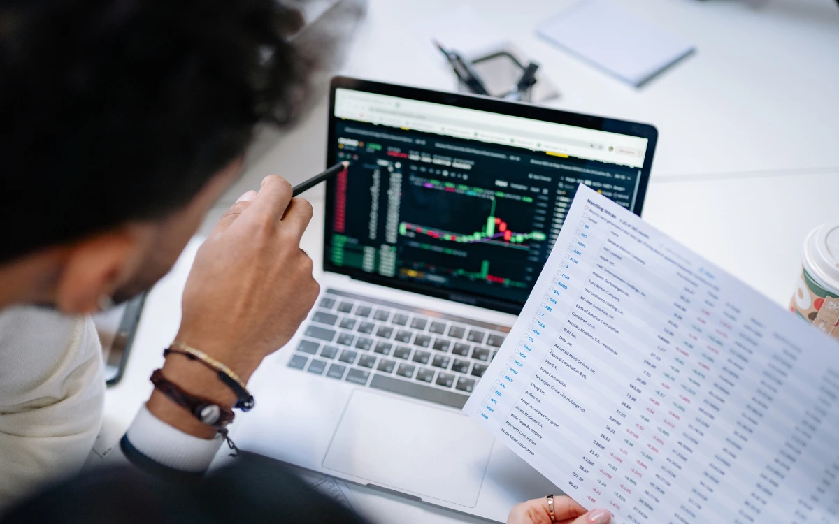 تداول-النفط-والغاز-المهارات-والأسواق-ونقاط-الدخول-إلى-المسار-المهني
